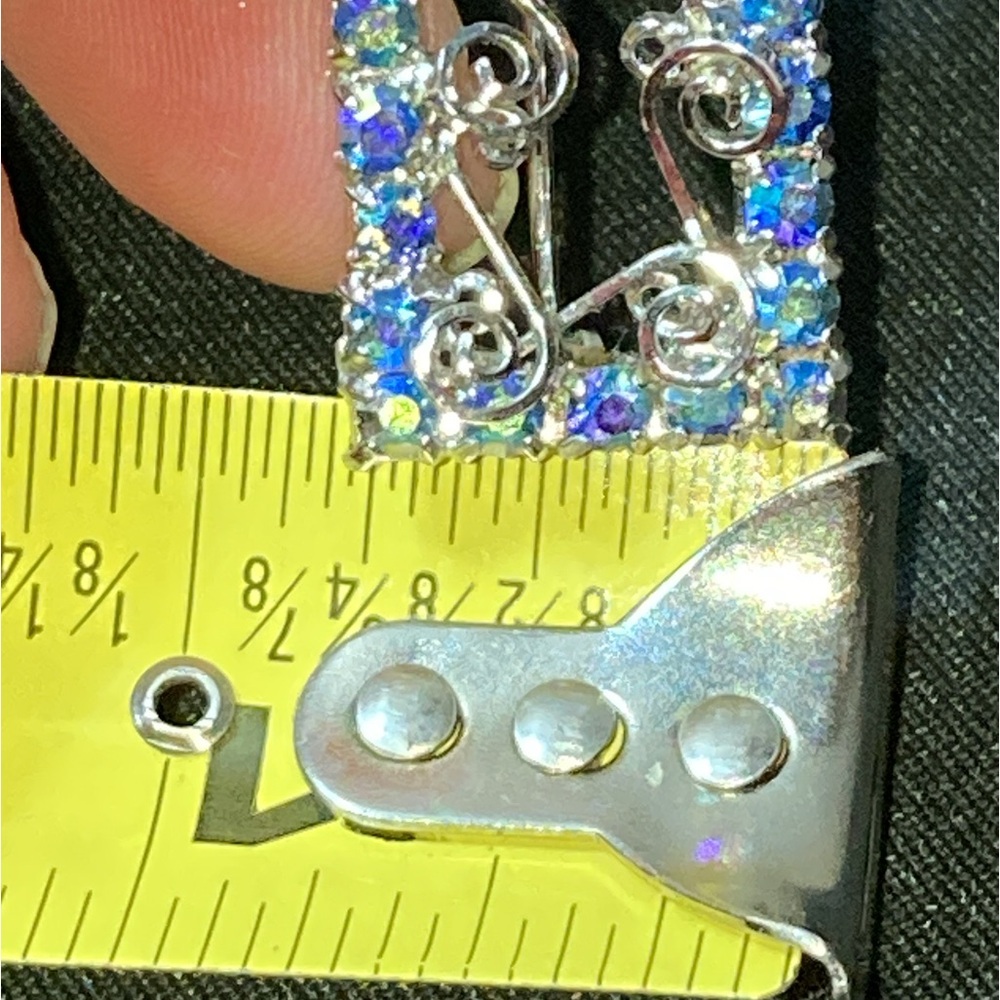 VINTAGE RECTANGULAR SILVER TONE RHINESTONE BROOCH WITH SPIRALS - UNSIGNED - Picture 10 of 10